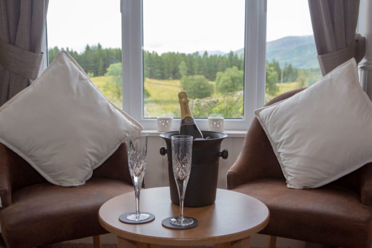 Room 2 Champagne 768x512