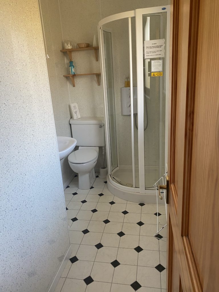 8372252E 5EAE 4568 B976 5D3A685C3DC0 768x1024