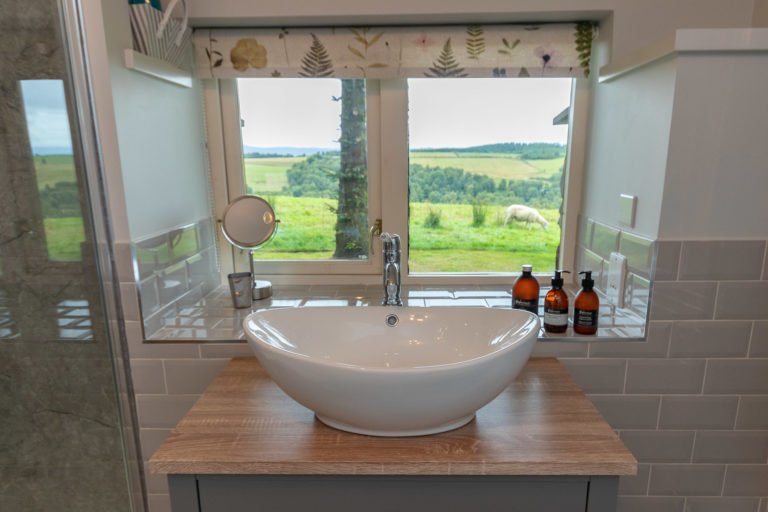 A sink with a view 768x512