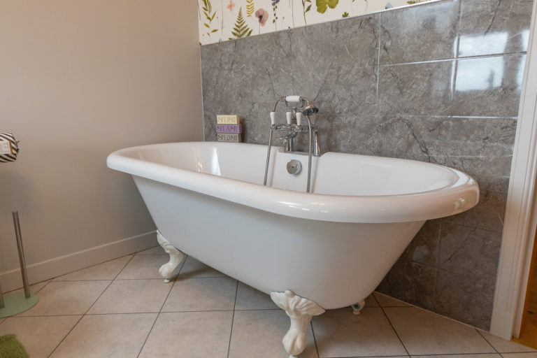 Free standing bath 768x512