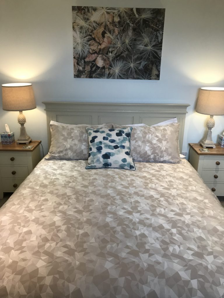 Guest bedroom 768x1024