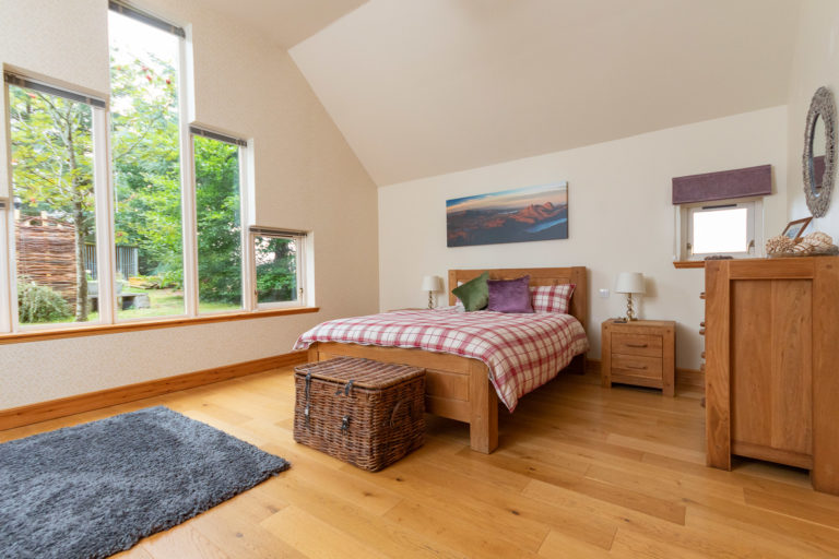 King size bed 768x512