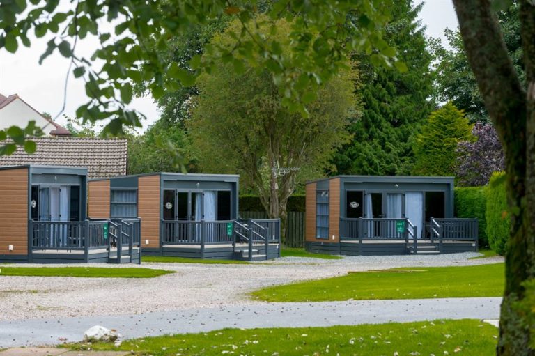 LW Ensuite All Glamping Pods Exterior 768x511