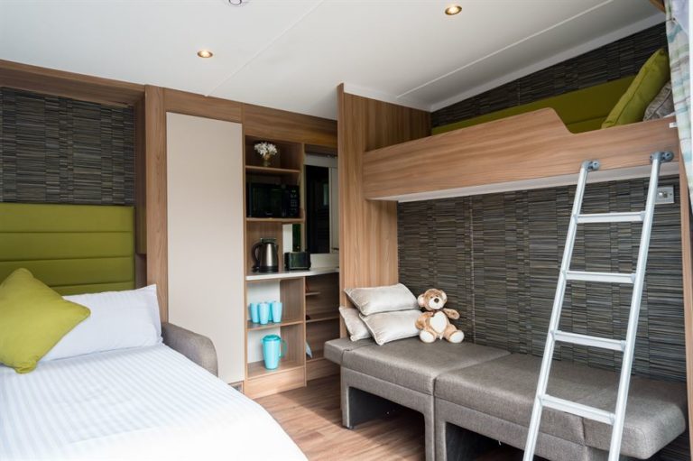 LW Ensuite Glamping Pod Interior Bed View 768x511