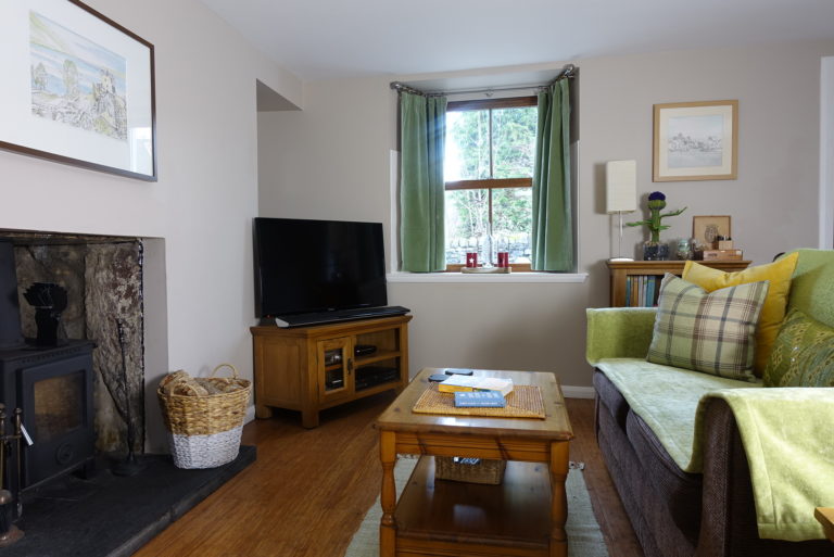 Living Room Green 4 768x513