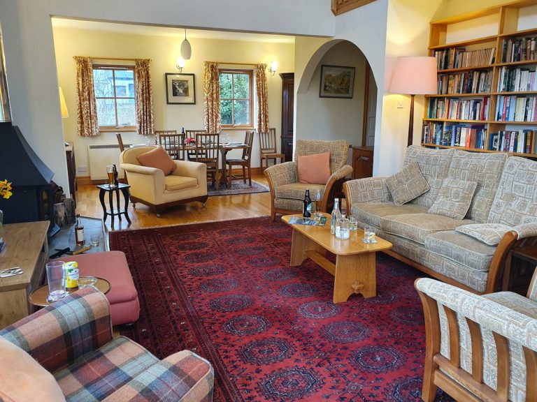 Sitting room KintalineHouse 20210408 170252 sm 768x576