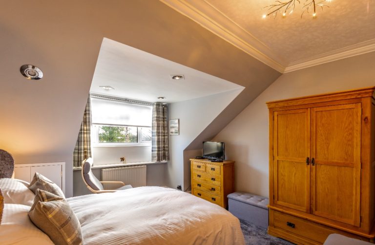 F514ACD6 9085 41E2 8192 04CF87DB0F61 768x502