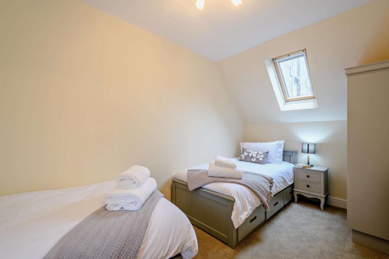 10777C87 478A 4FD3 98F4 59083A643231 768x512