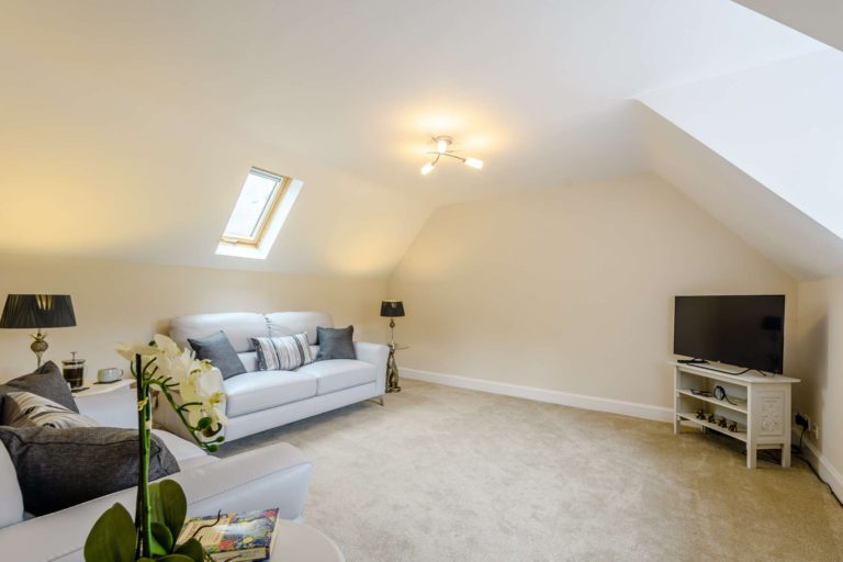 53B4D4F6 3803 44BE A56F FBED09AFD21F 768x512