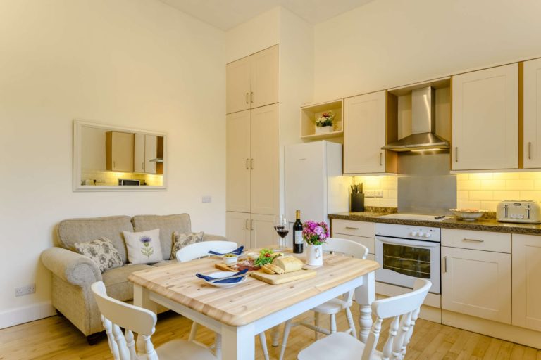 A43C40DE 563D 4090 9C75 A54475851D75 768x512