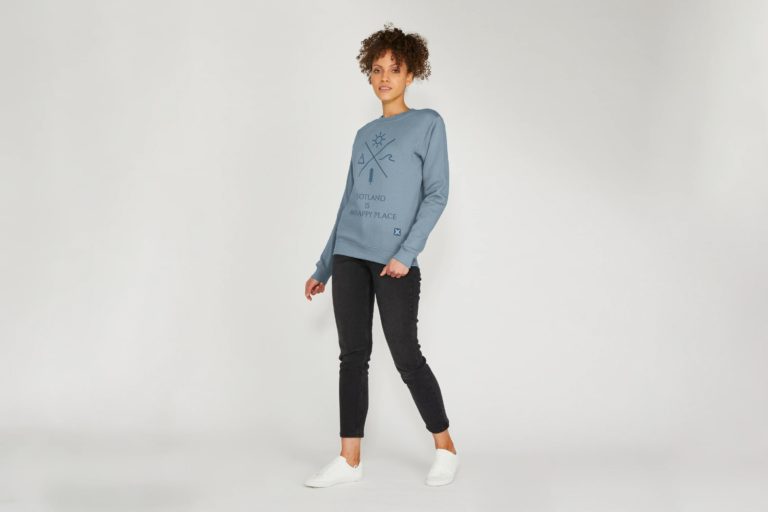 bluejumpermodel 768x512
